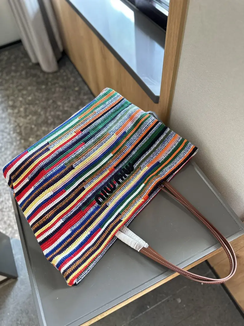 Y167M miumiu bag 53$ gallery