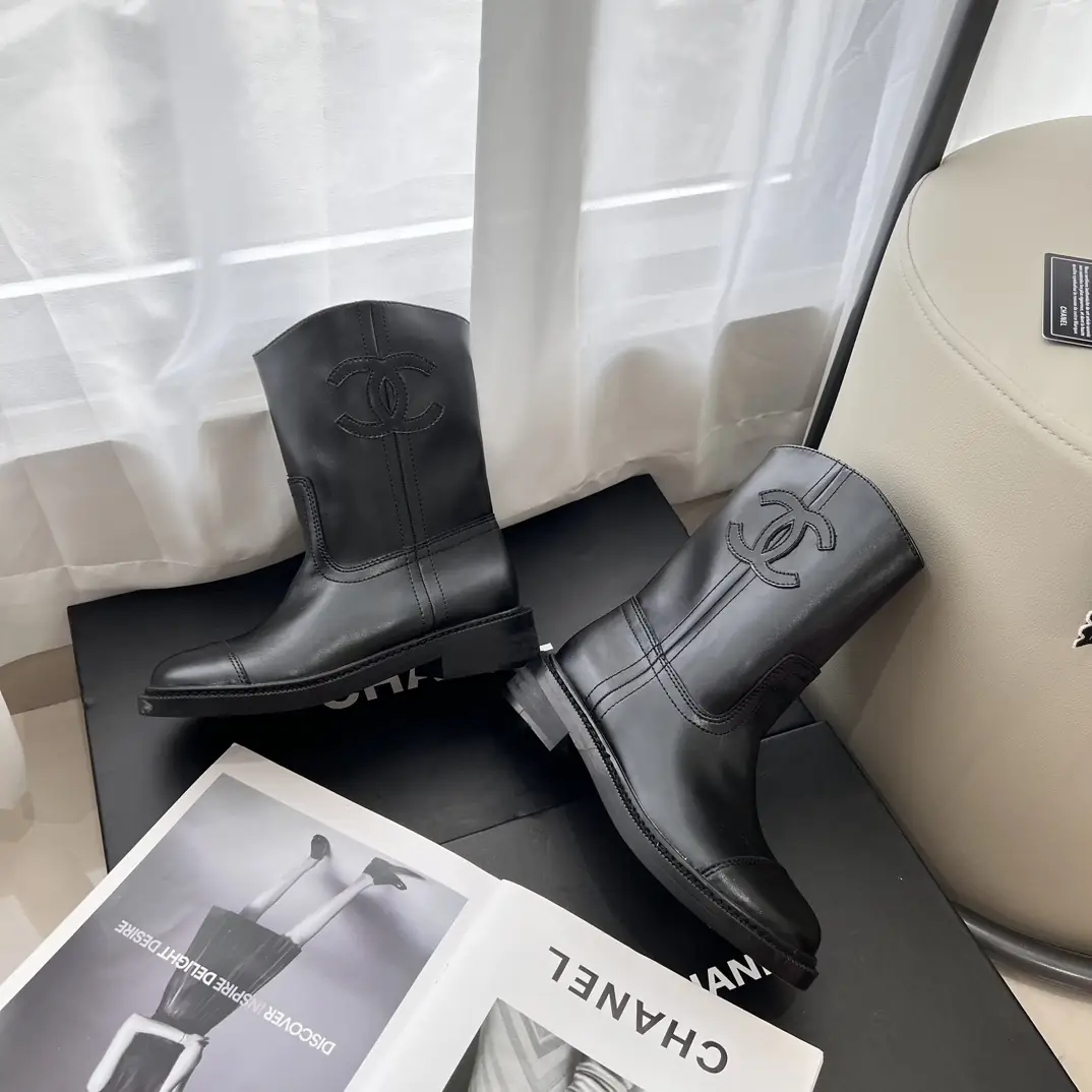 Y60C Chanel boots 58$ gallery