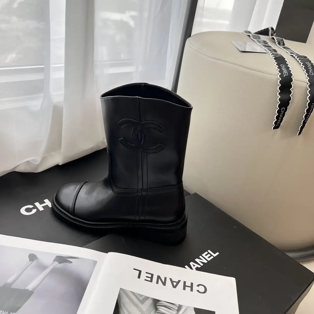 Y60C Chanel boots 58$ gallery