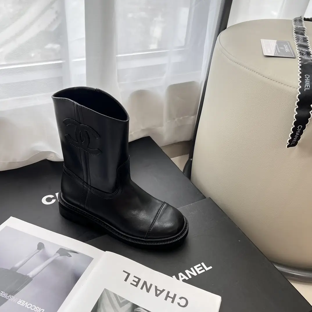 Y60C Chanel boots 58$ gallery