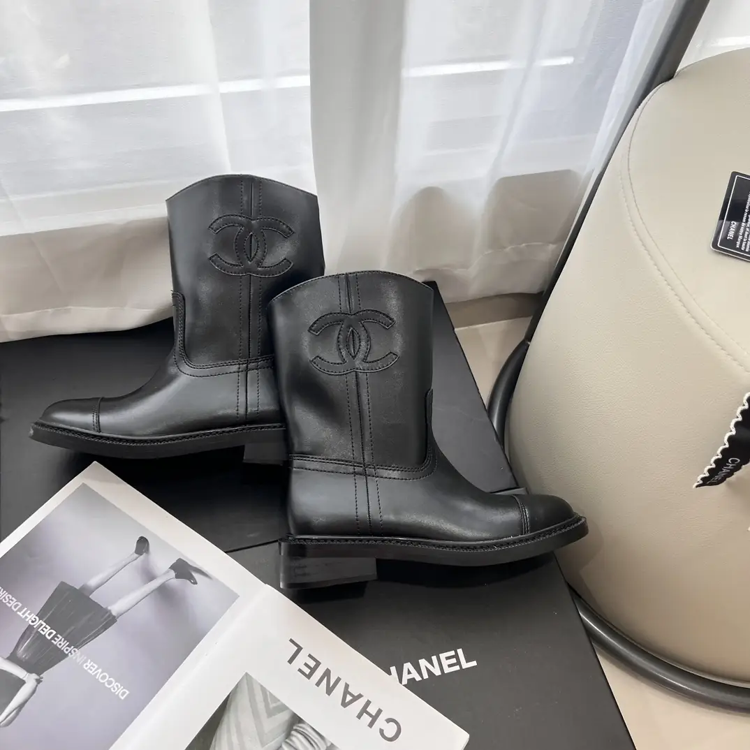 Y60C Chanel boots 58$ gallery