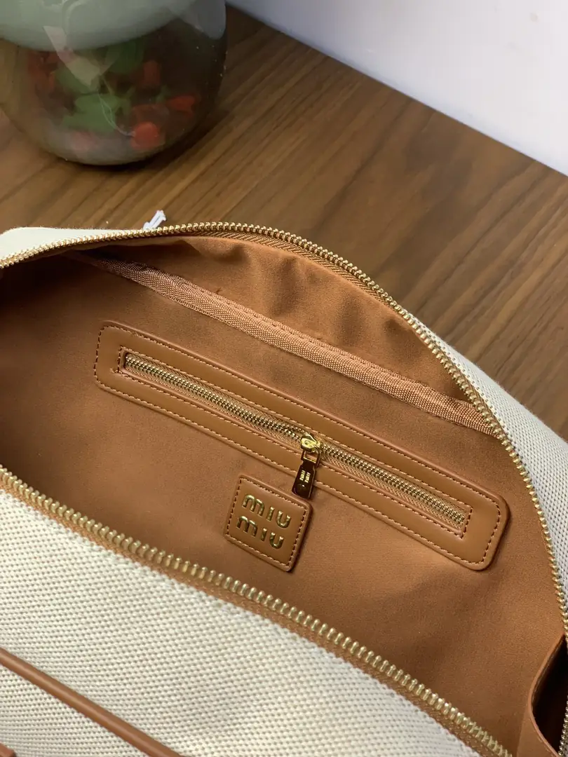 Y61M miumiu bag 53$ gallery