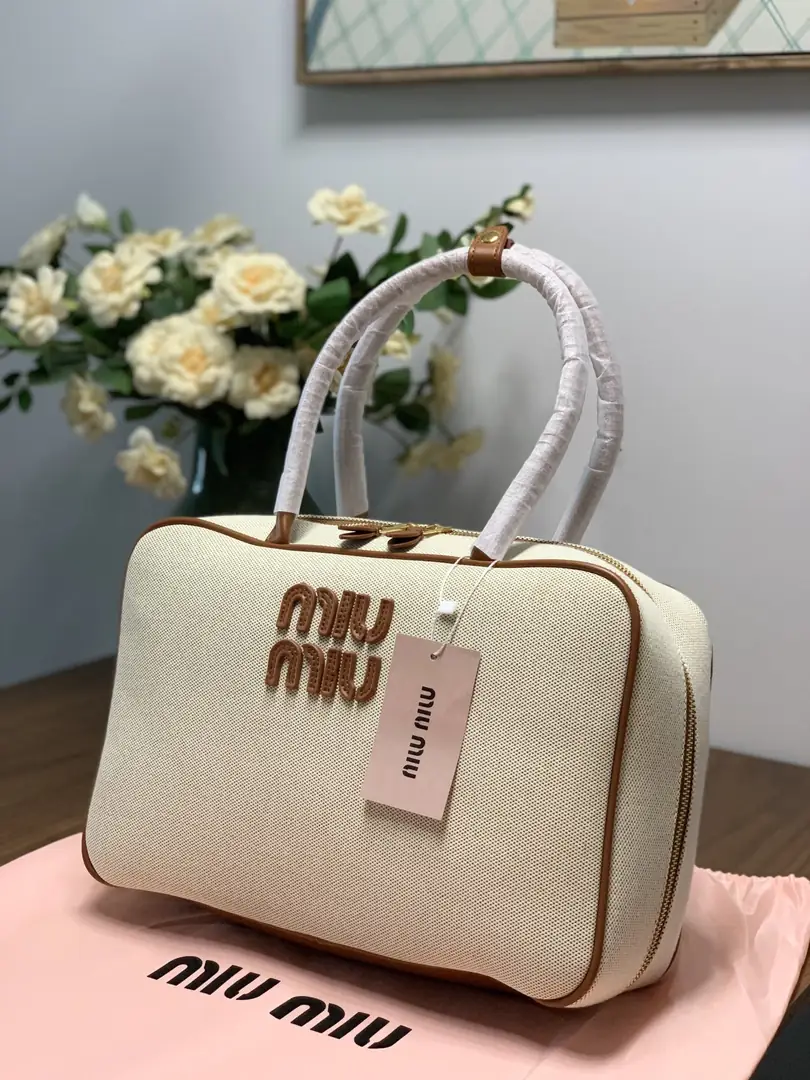 Y61M miumiu bag 53$ gallery