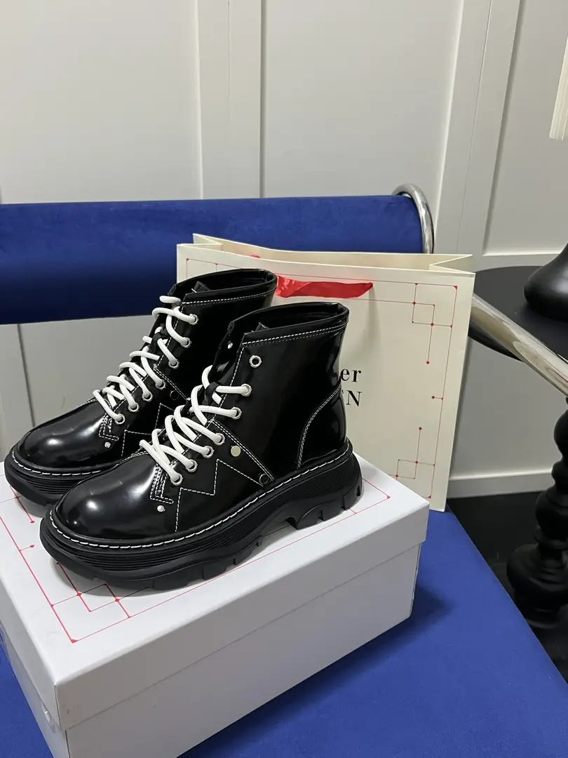 YJ09 Alexander mcqueen martin boots 65$ gallery