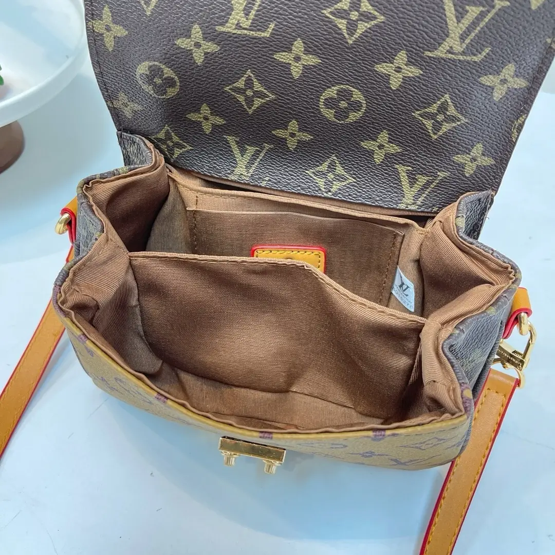 YM15 LV Bag 43$ gallery