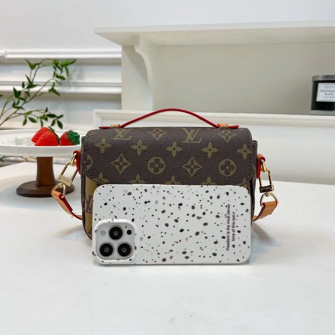 YM15 LV Bag 43$ gallery