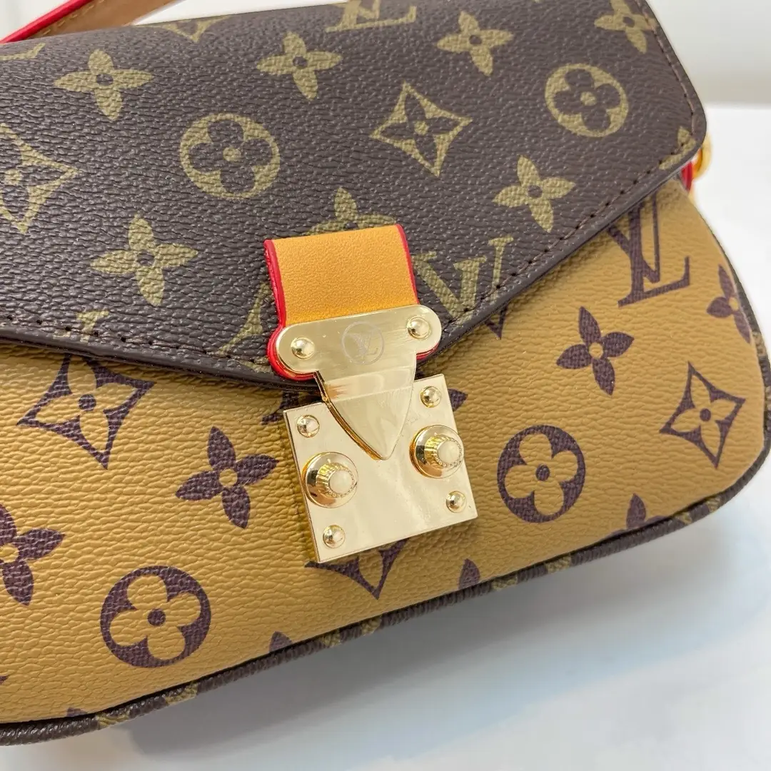 YM15 LV Bag 43$ gallery