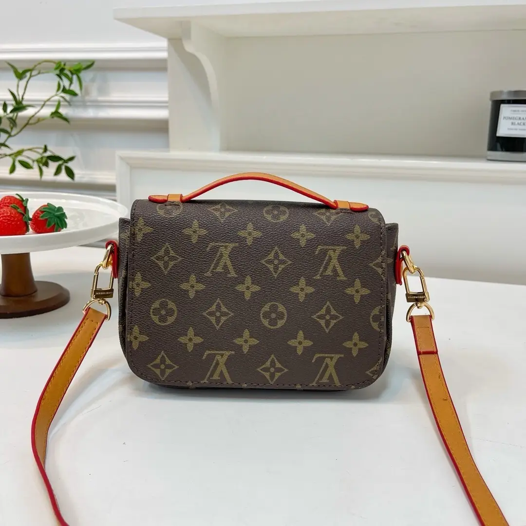 YM15 LV Bag 43$ gallery
