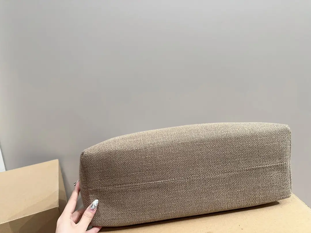 YM37 Chloe Top Canvas Bag 60$ gallery