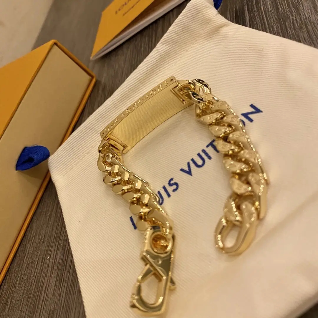 YM64 LV NBA co-branded bracelet 43$ gallery