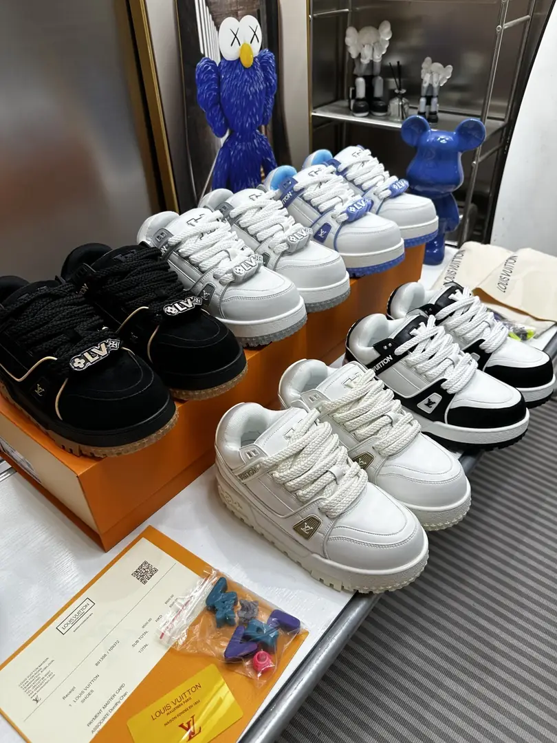 YM66 LV casual board chubby trainer shoes 80$ gallery
