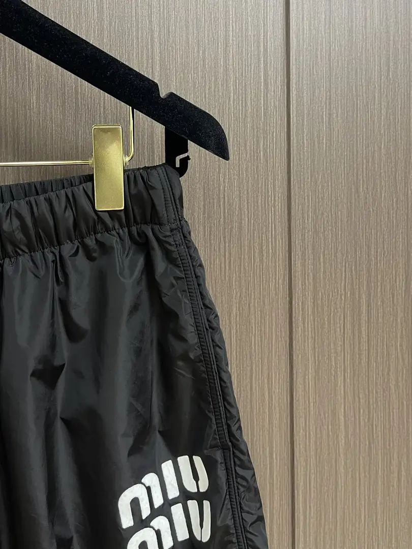 YM69 MIUMIU casual shorts clothing83$ gallery