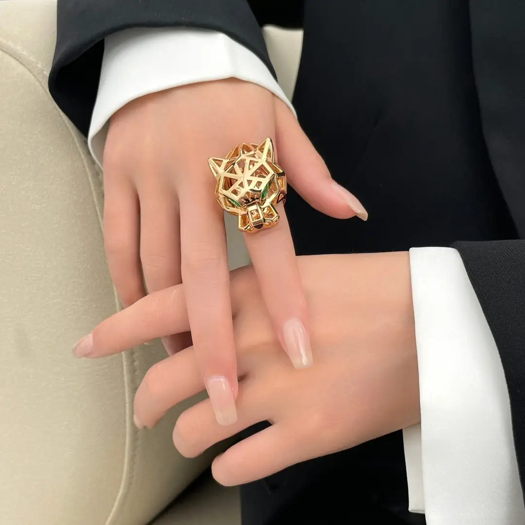 YM72 Cartier Leopard Head Hollow Ring 53$ gallery