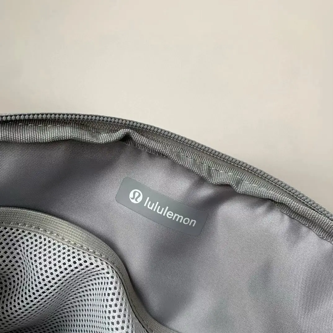 YM73 Lululemon Everywhere Bag 50$ gallery