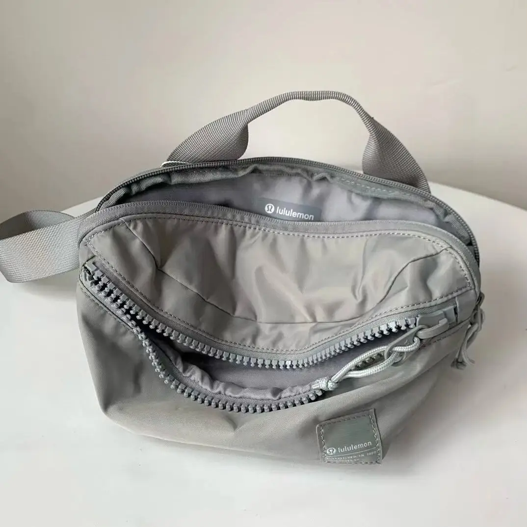 YM73 Lululemon Everywhere Bag 50$ gallery