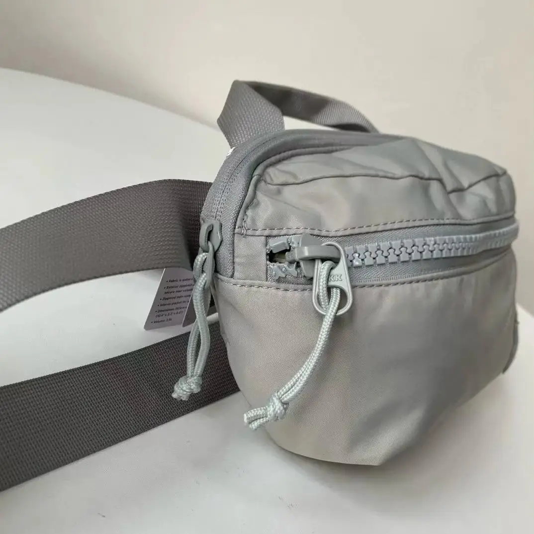 YM73 Lululemon Everywhere Bag 50$ gallery