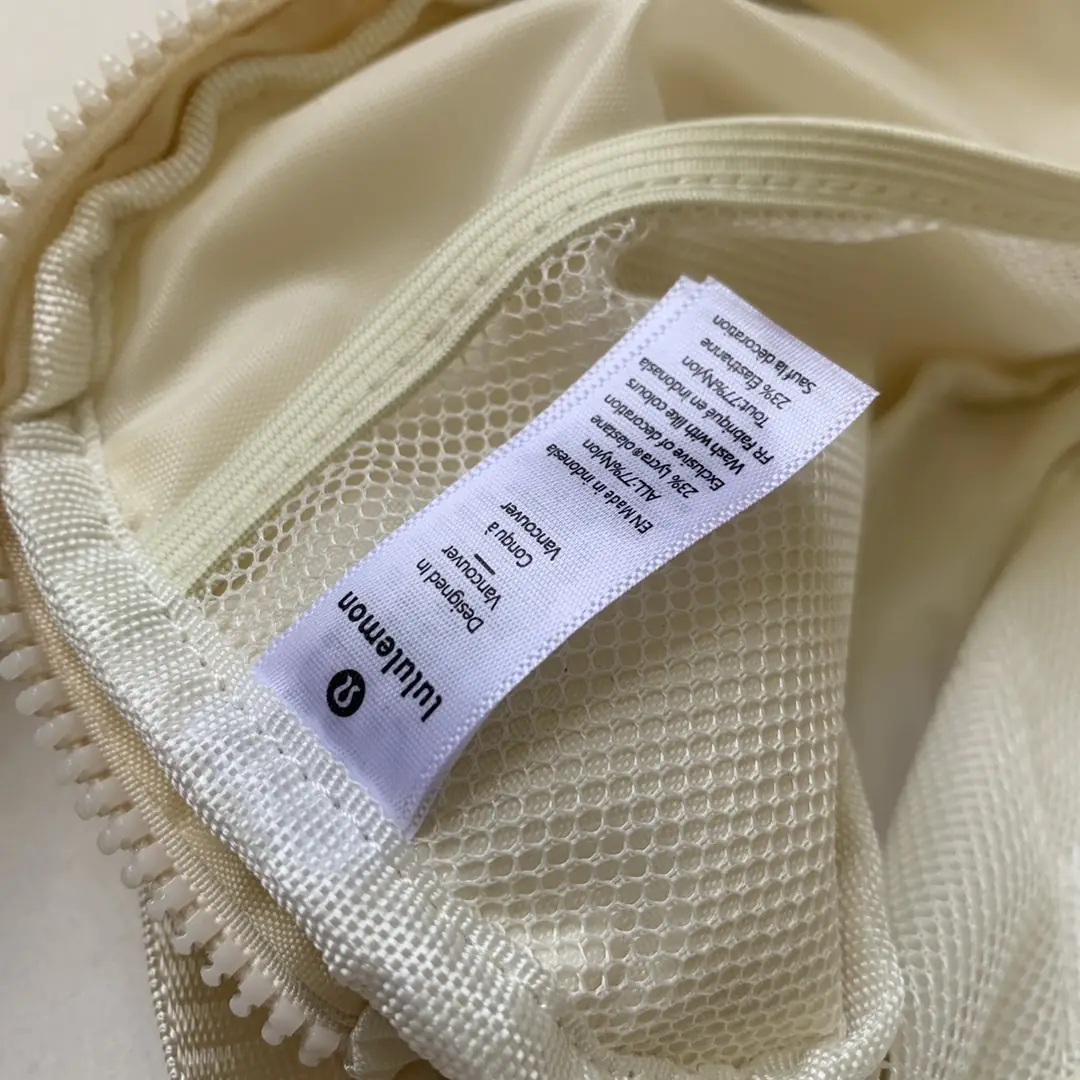 YM74 Lululemon Everywhere Waist Bag $50 gallery