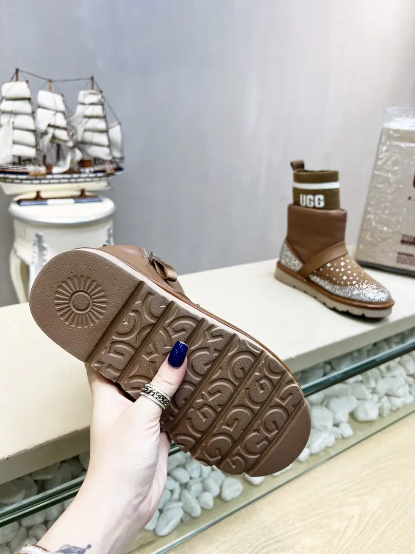 YM99 UGG plush snow boots 103$ gallery