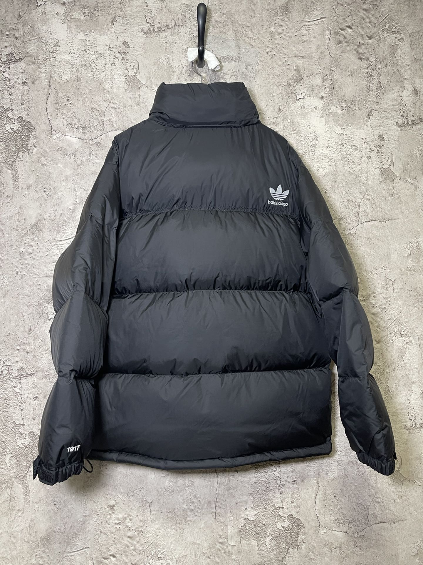 124$ Balenciaga Down jacket size XS-L 280590 WX106 gallery