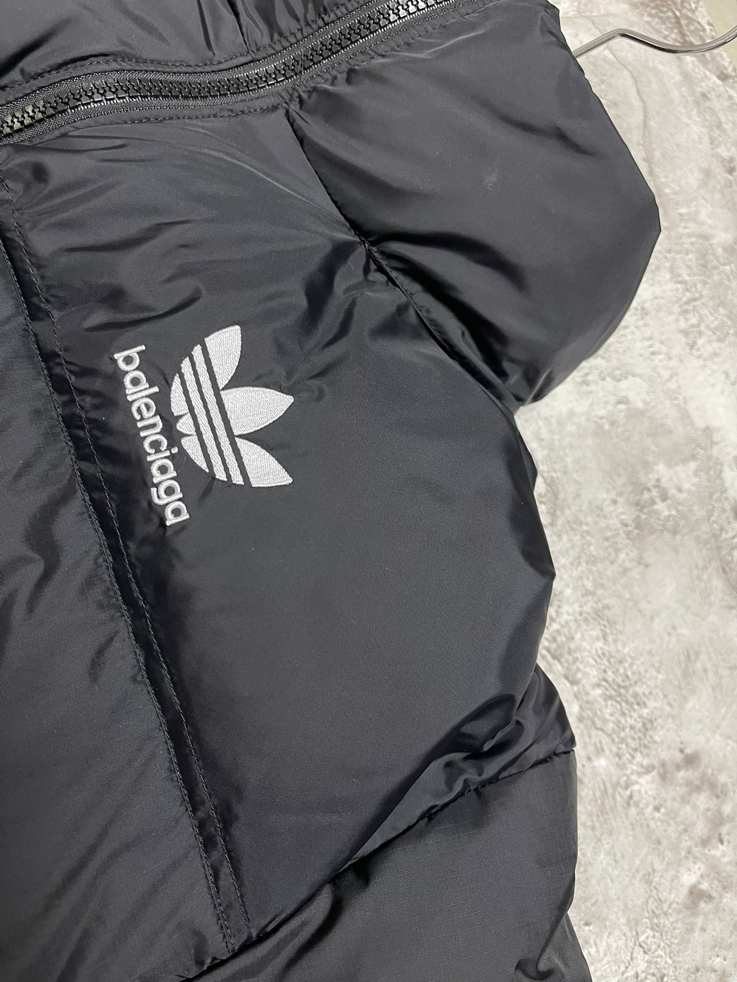 124$ Balenciaga Down jacket size XS-L 280590 WX106 gallery