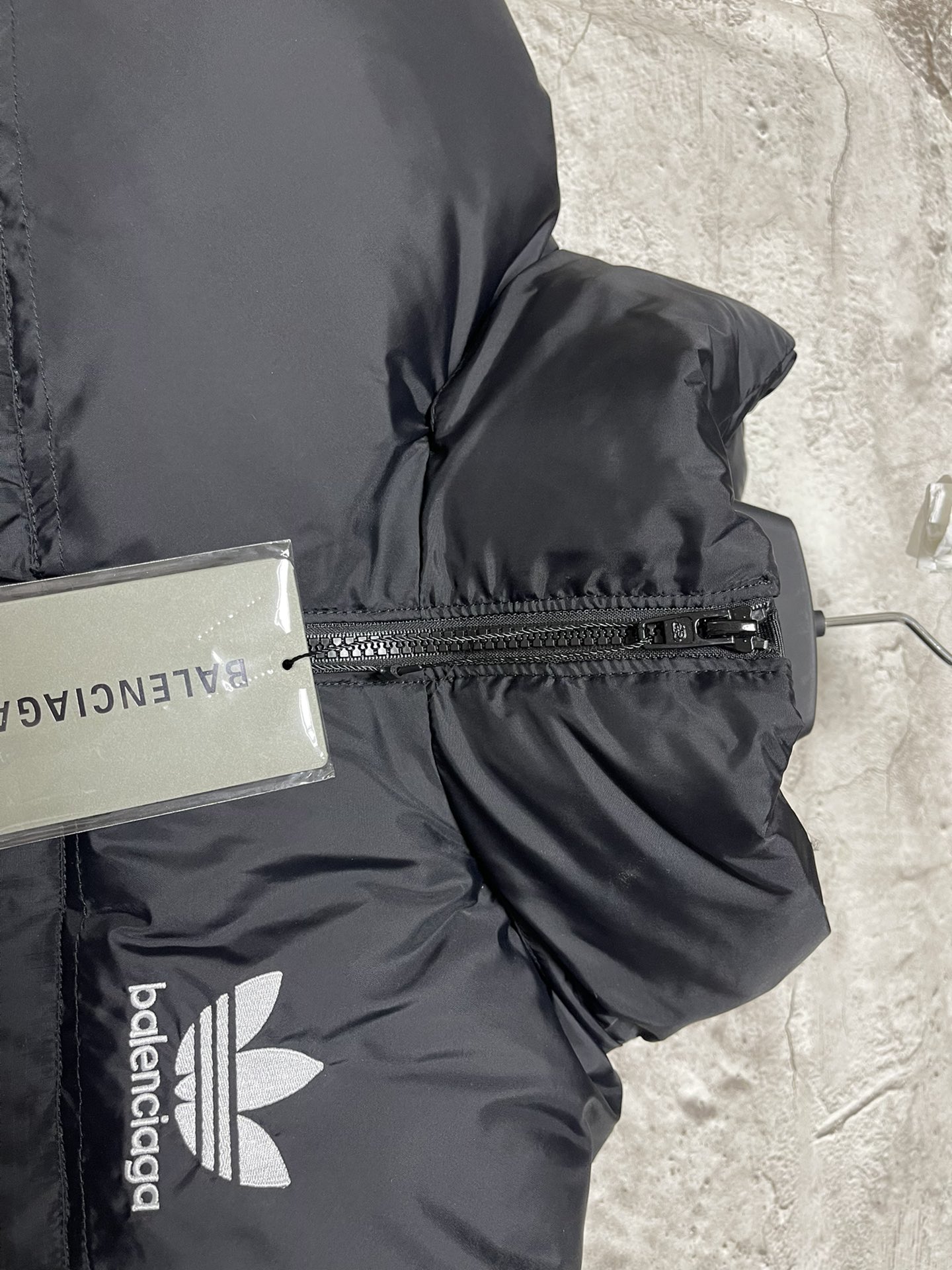 124$ Balenciaga Down jacket size XS-L 280590 WX106 gallery