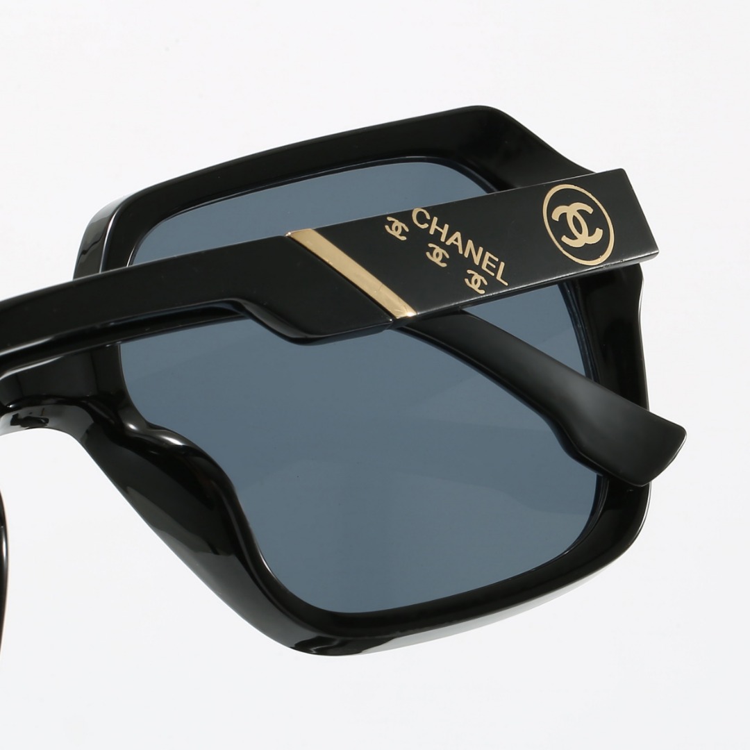 18$ CHANEL 42008 Sunglassess With Box 602530 FF1367 gallery