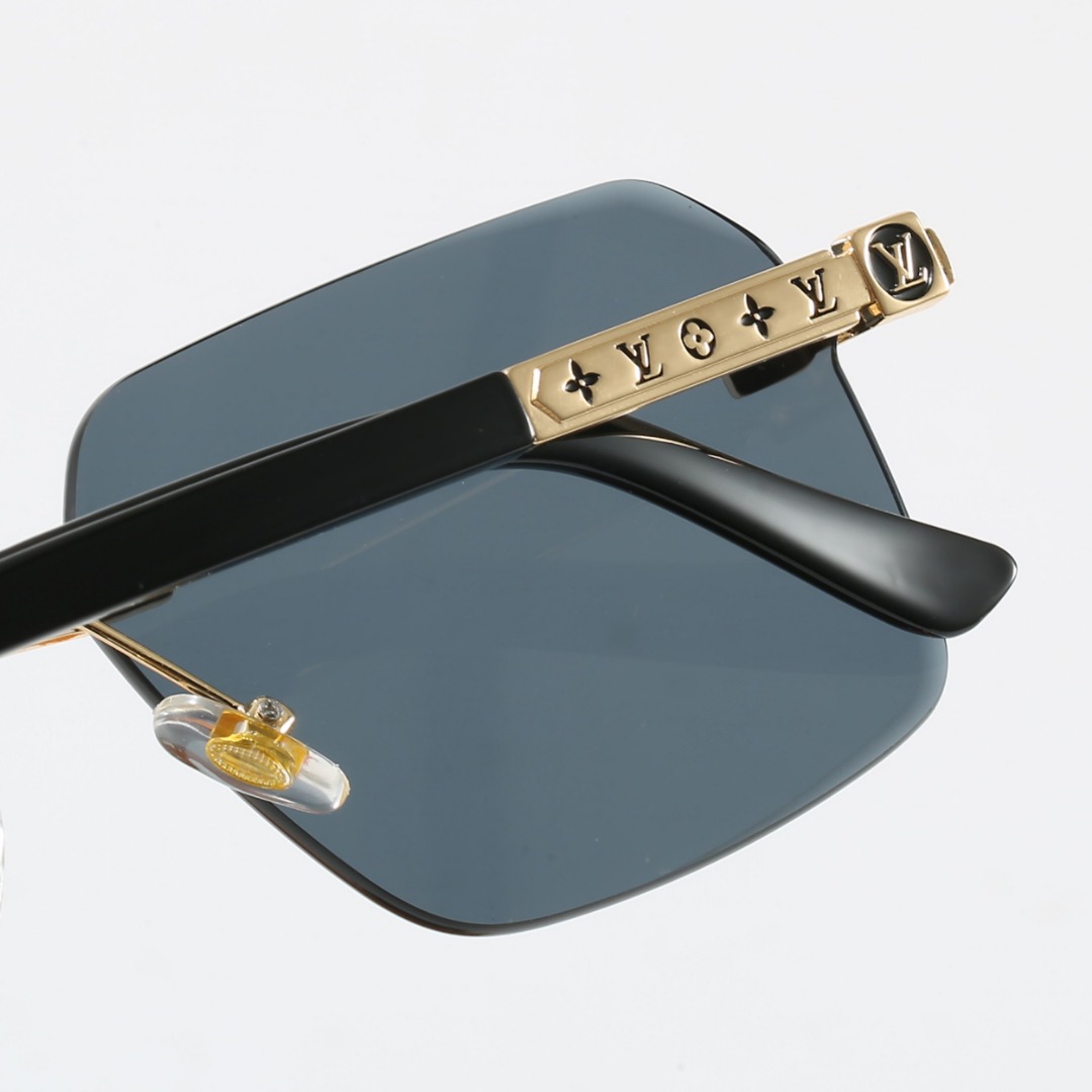 18$ LV 68068 Sunglassess With Box 201540 FF1375 gallery