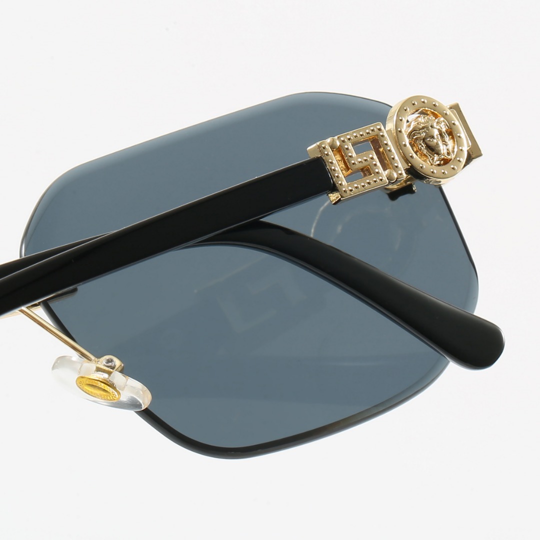 18$ VERSACE 68074 Sunglassess With Box 402560 FF1379 gallery