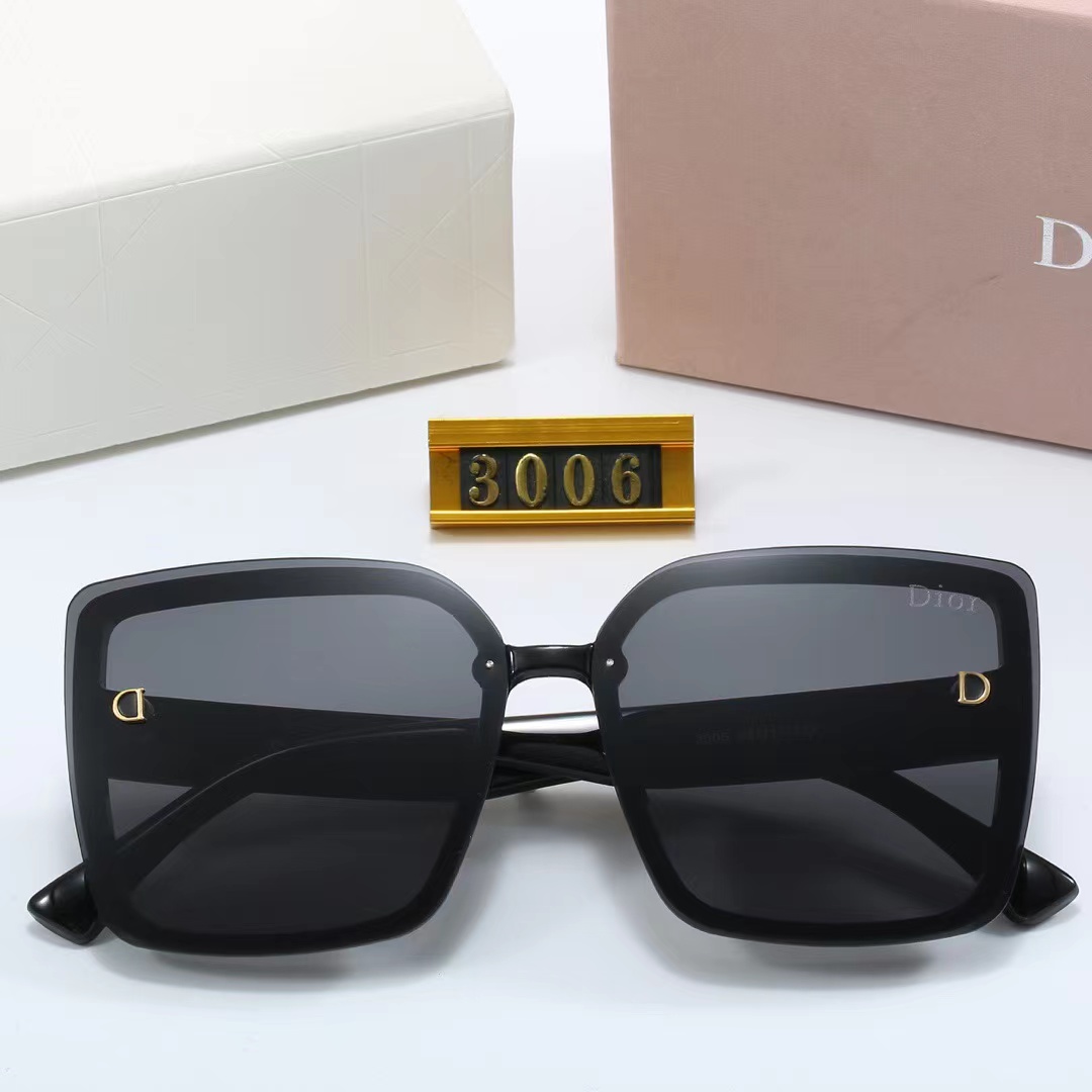19$ new_dh DIOR_3006 70534611286 FF4S136 gallery
