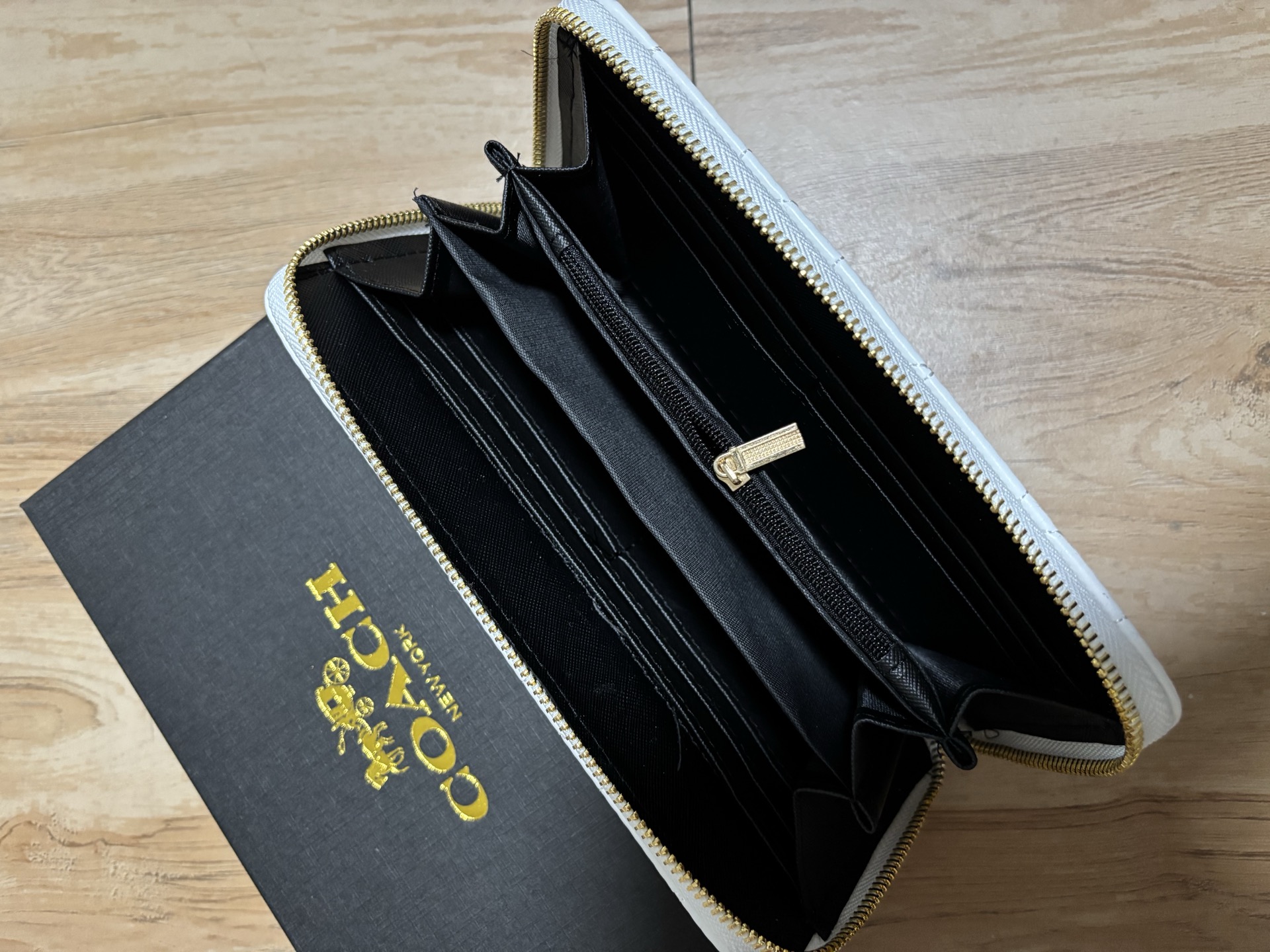 20$ COACH 324 Wallet size 21x11x3 cm 6674 BY2843 gallery