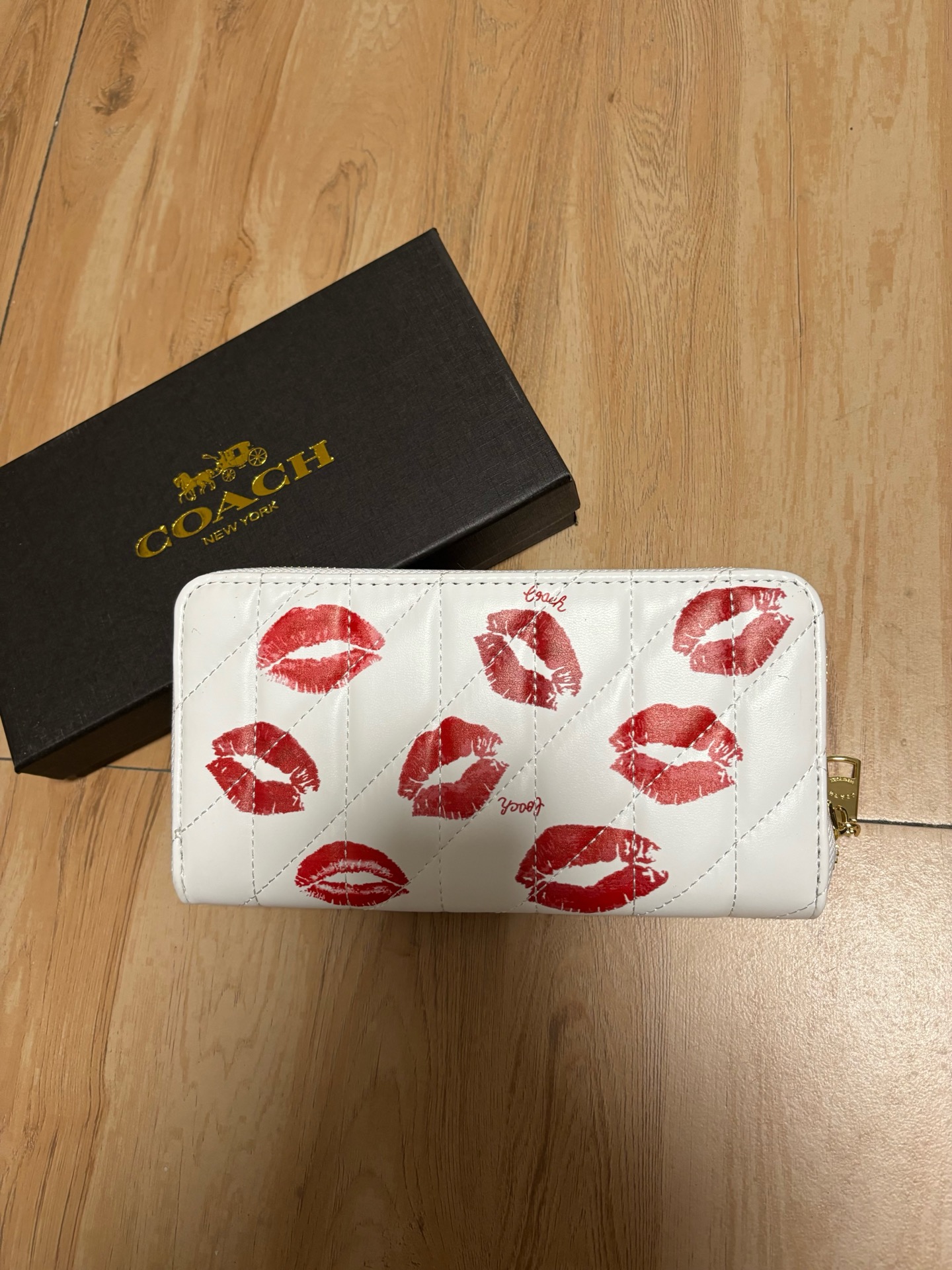20$ COACH 324 Wallet size 21x11x3 cm 6674 BY2843 gallery