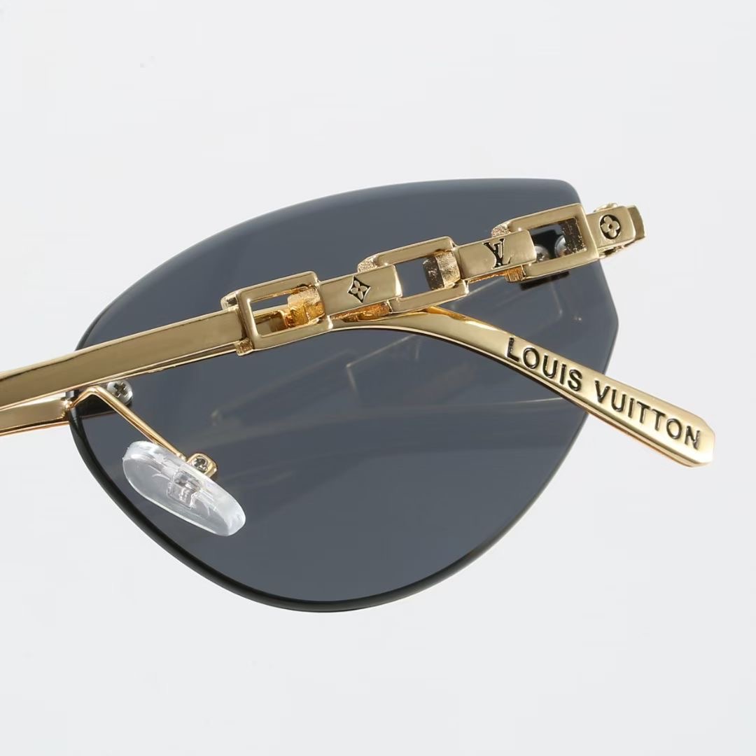 20$ LV Sunglassess With Box 8600 FF1303 gallery