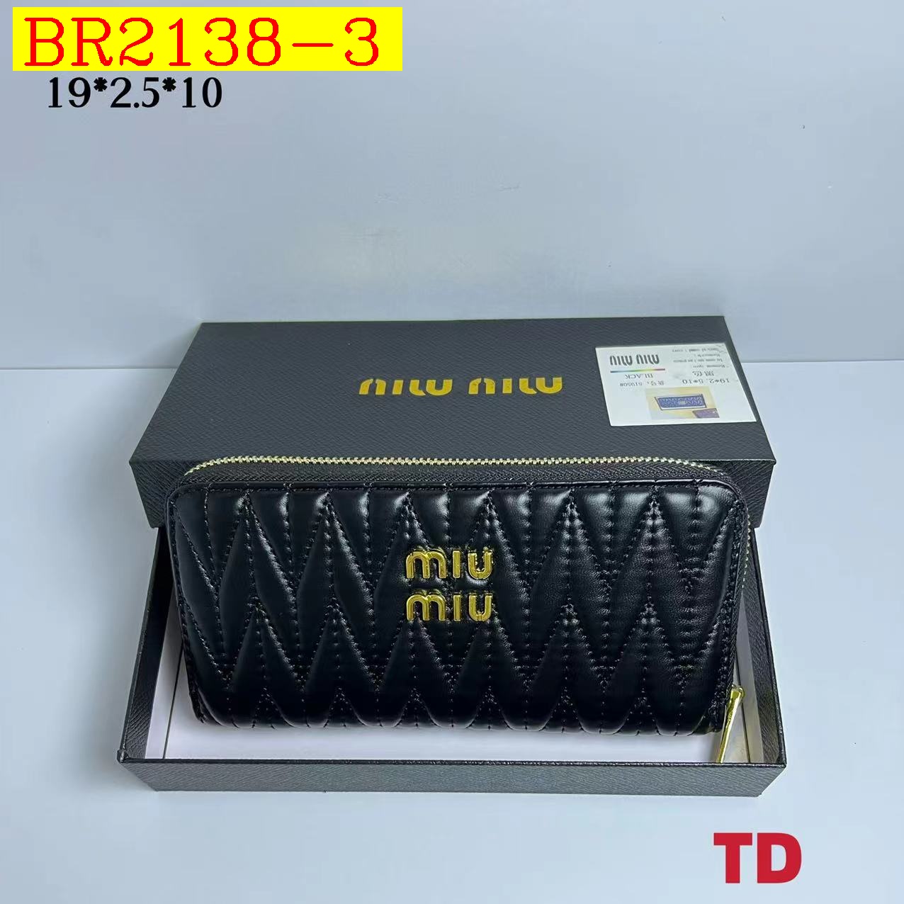 21$ miumiu 51950 Wallet size 19X2X10 cm 5640 BR2138 gallery