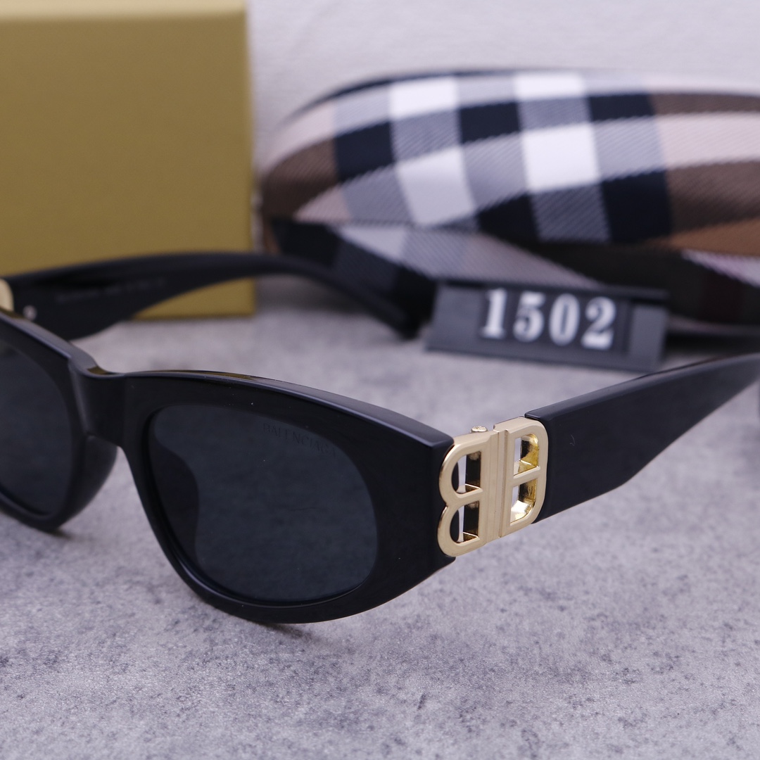 21$ new_dh BURBERRY 1502 30251612400 FF5S163 gallery