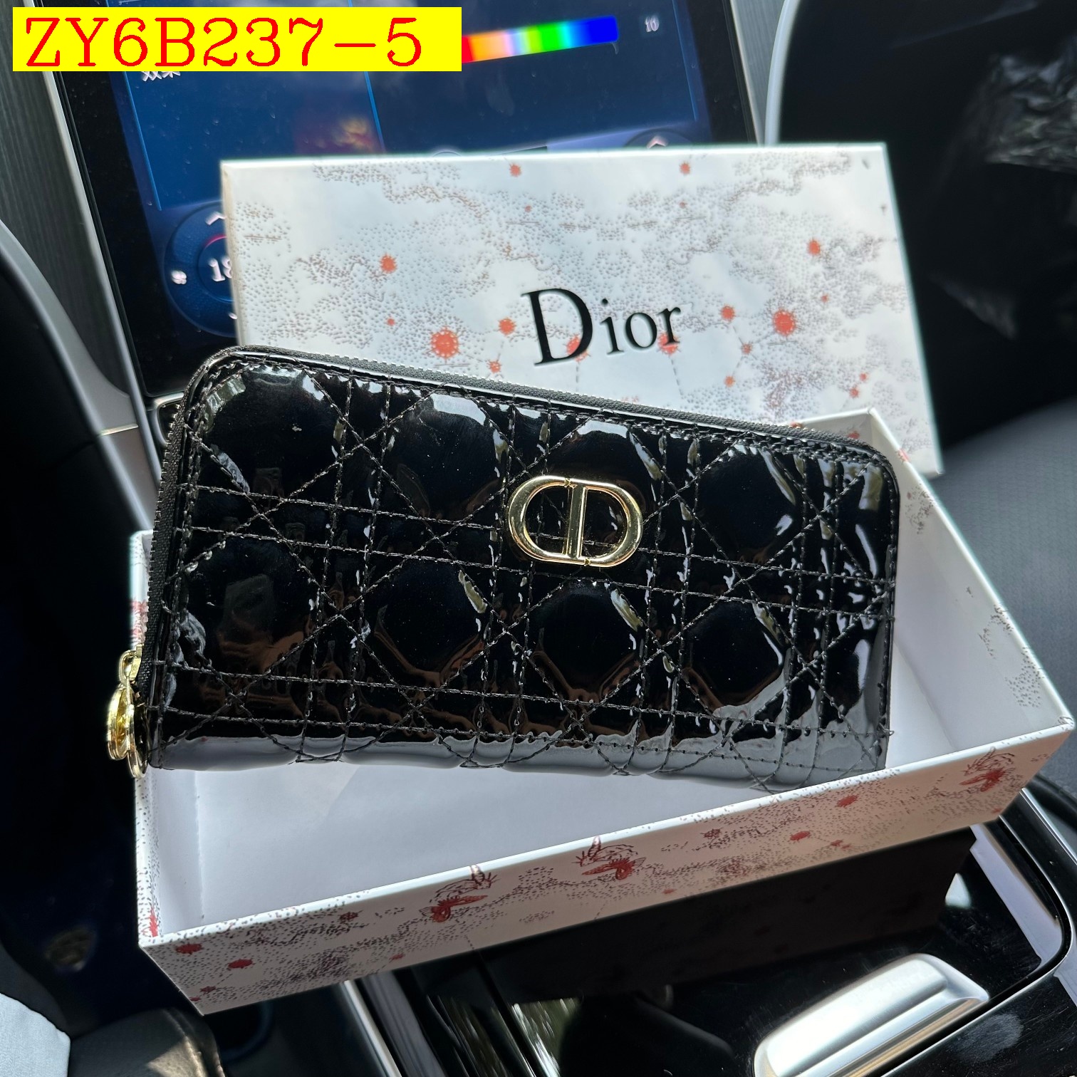 21$ new_dh CHANEL Q1827 70458612400 ZY6B237 gallery