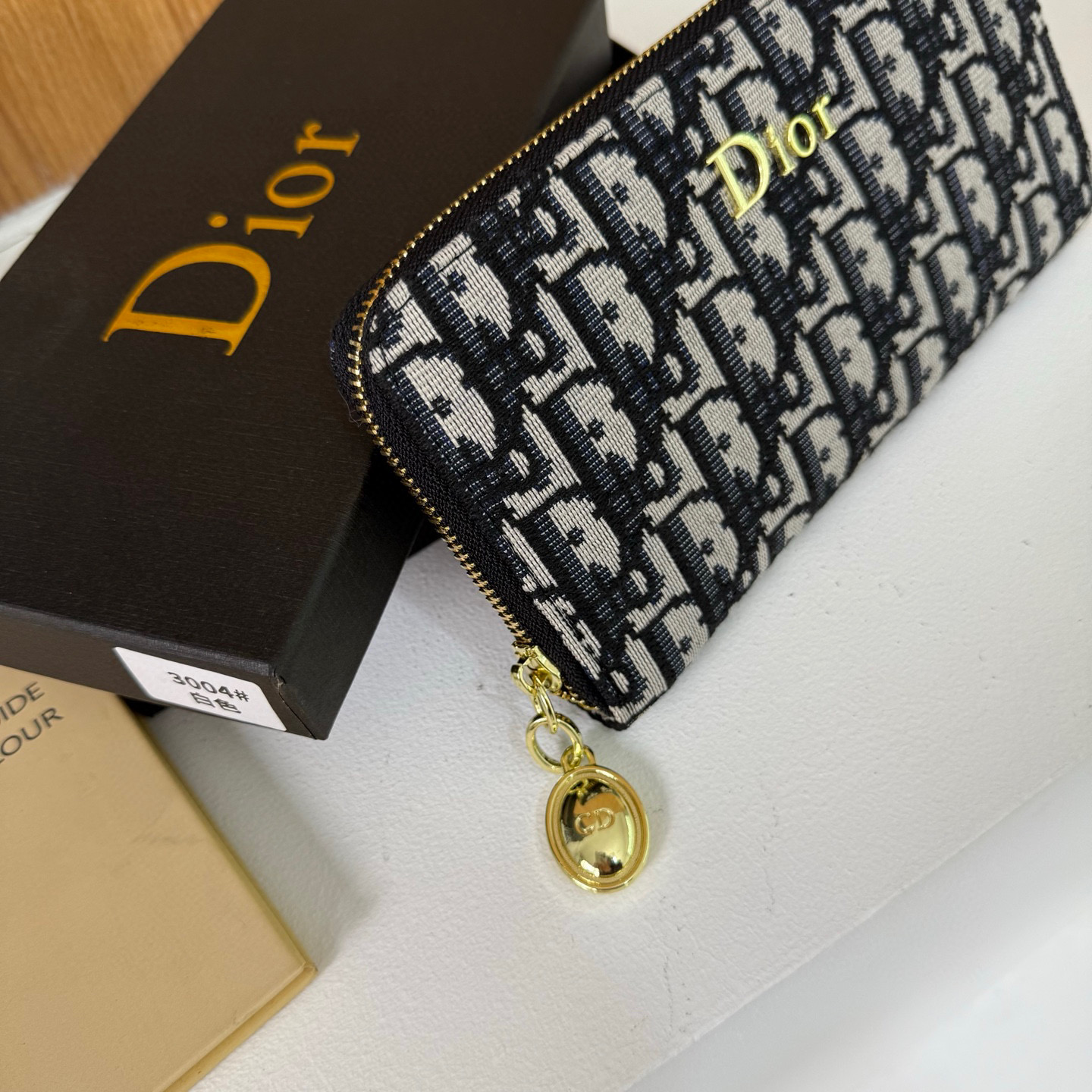 22$ Dior 3002 Wallet size 20 cm 6850 DX730 gallery