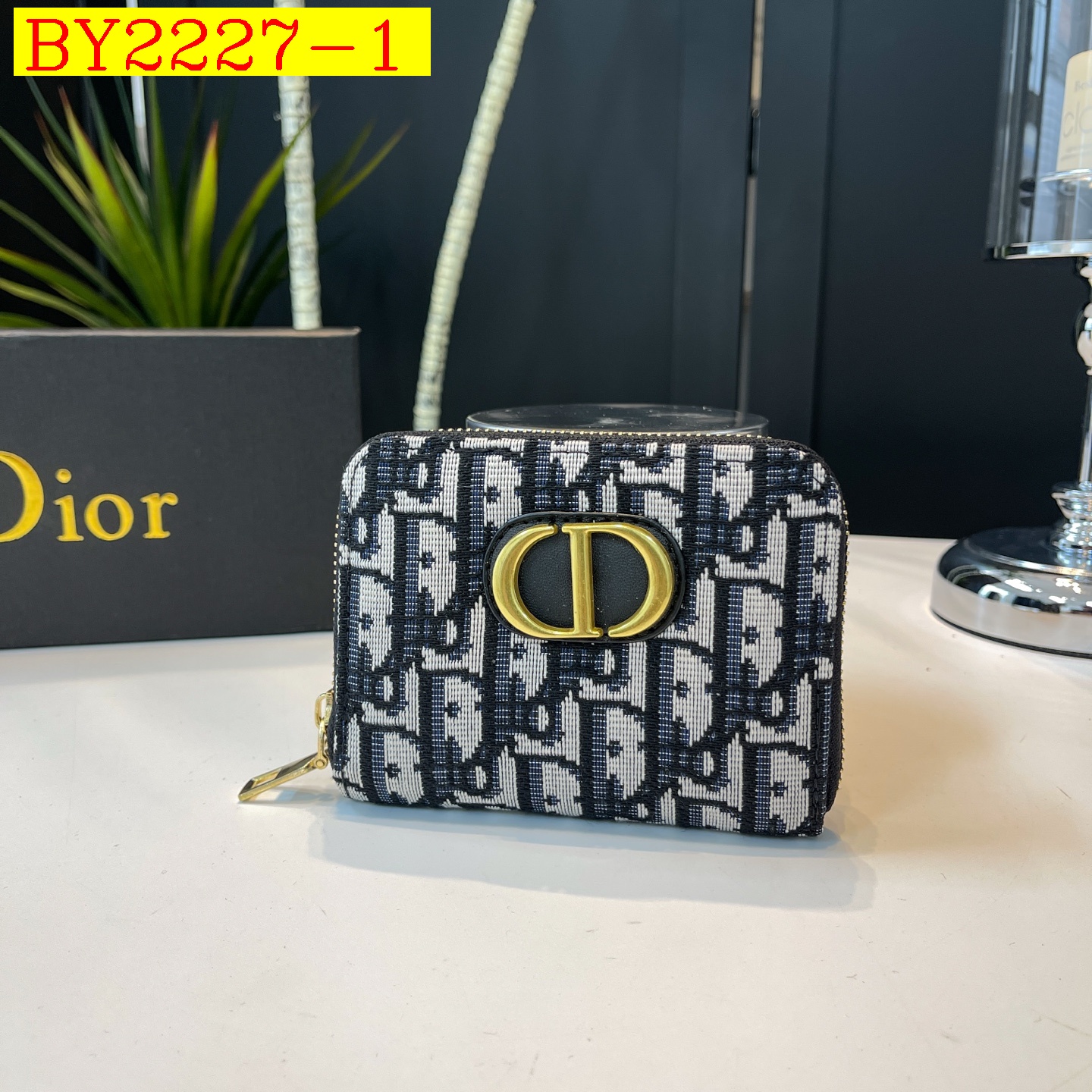 22$ dh DIOR purse 90561412527 BY2227 gallery