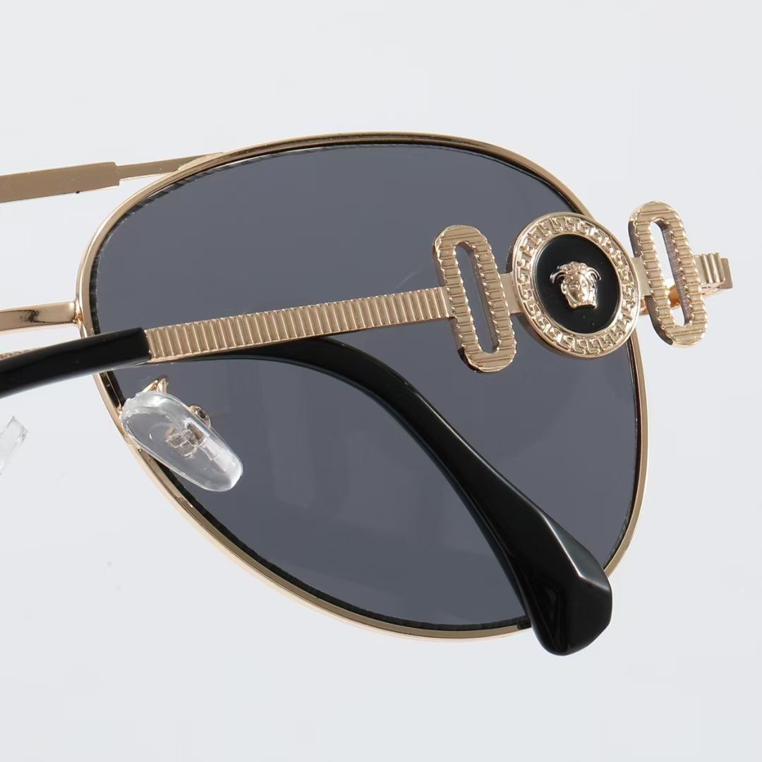 23$ dh VERSACE Sunglassess With Box 80467012630 FF1133 gallery