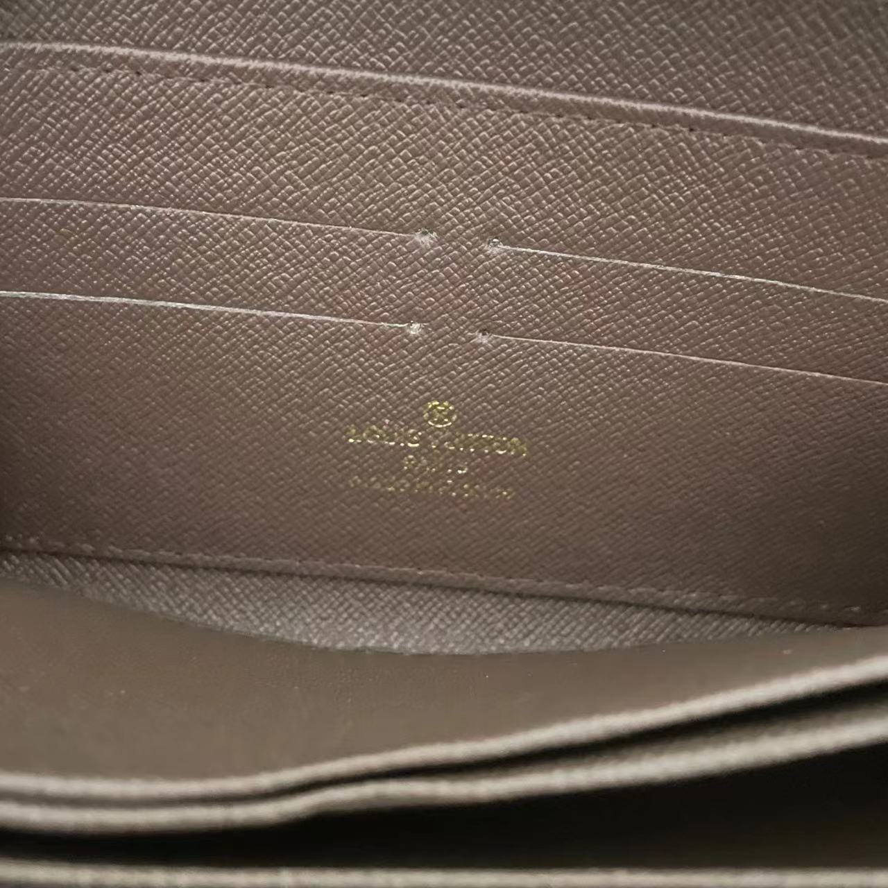 23$ new_dh LV_60017 SIZE 19X10 CM 90653012521 XR1B110 gallery