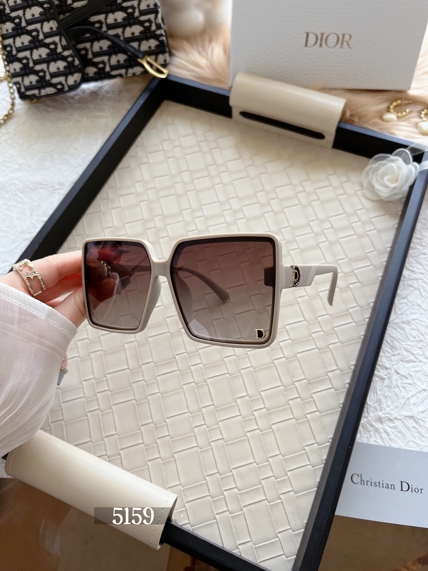24$ new_dh DIOR 5159 30591012633 FF3S57 gallery
