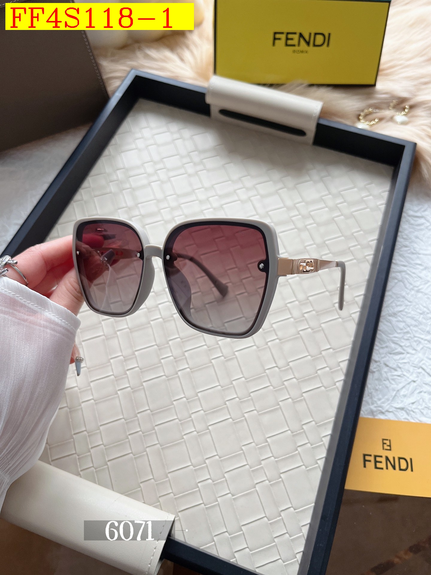24$ new_dh FENDI 6071 90584812632 FF4S118 gallery