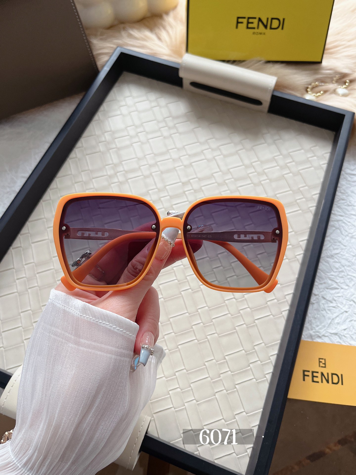 24$ new_dh FENDI 6071 90584812632 FF4S118 gallery