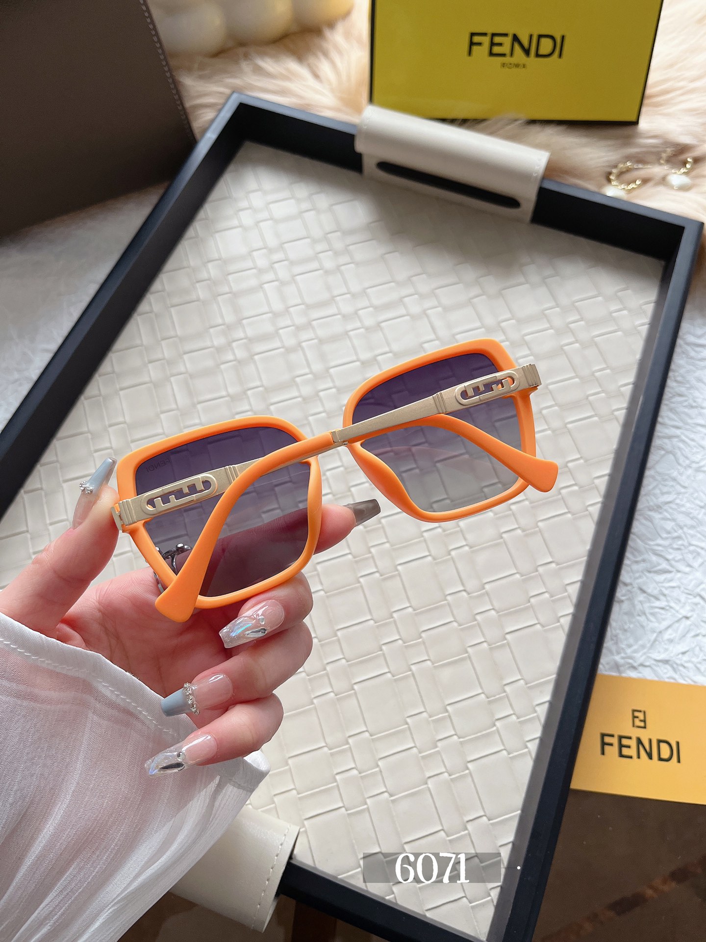 24$ new_dh FENDI 6071 90584812632 FF4S118 gallery