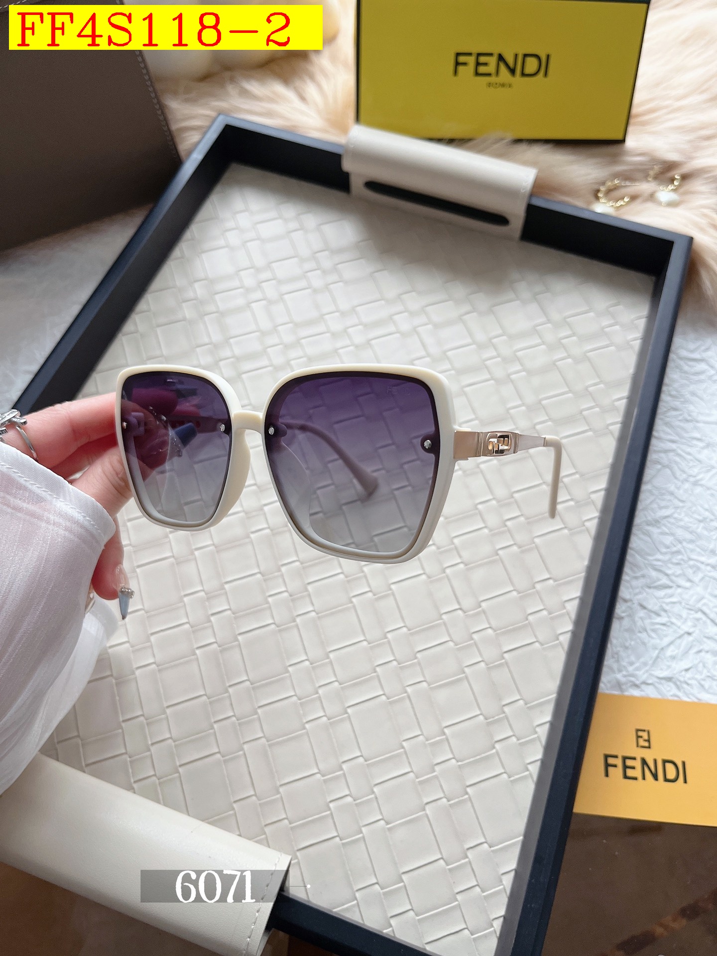 24$ new_dh FENDI 6071 90584812632 FF4S118 gallery