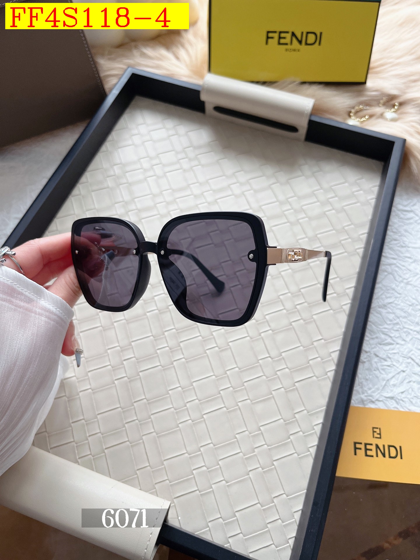 24$ new_dh FENDI 6071 90584812632 FF4S118 gallery