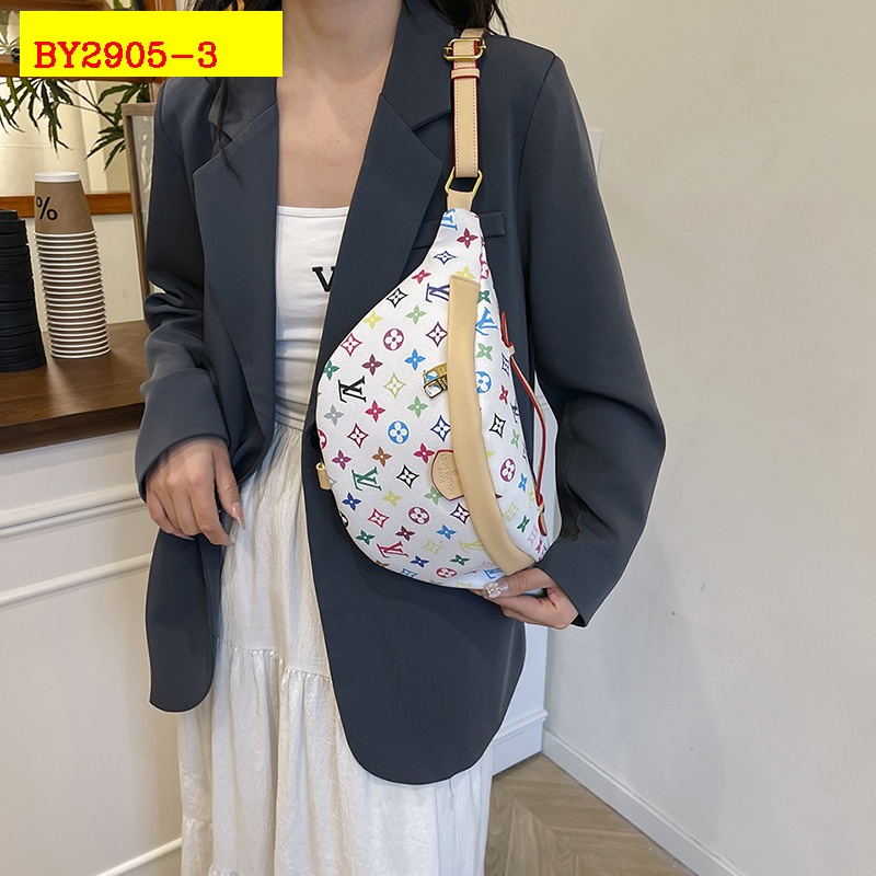 25$ LV 141 Shoulder bag size 20x20x2 cm 2776 BY2905 gallery