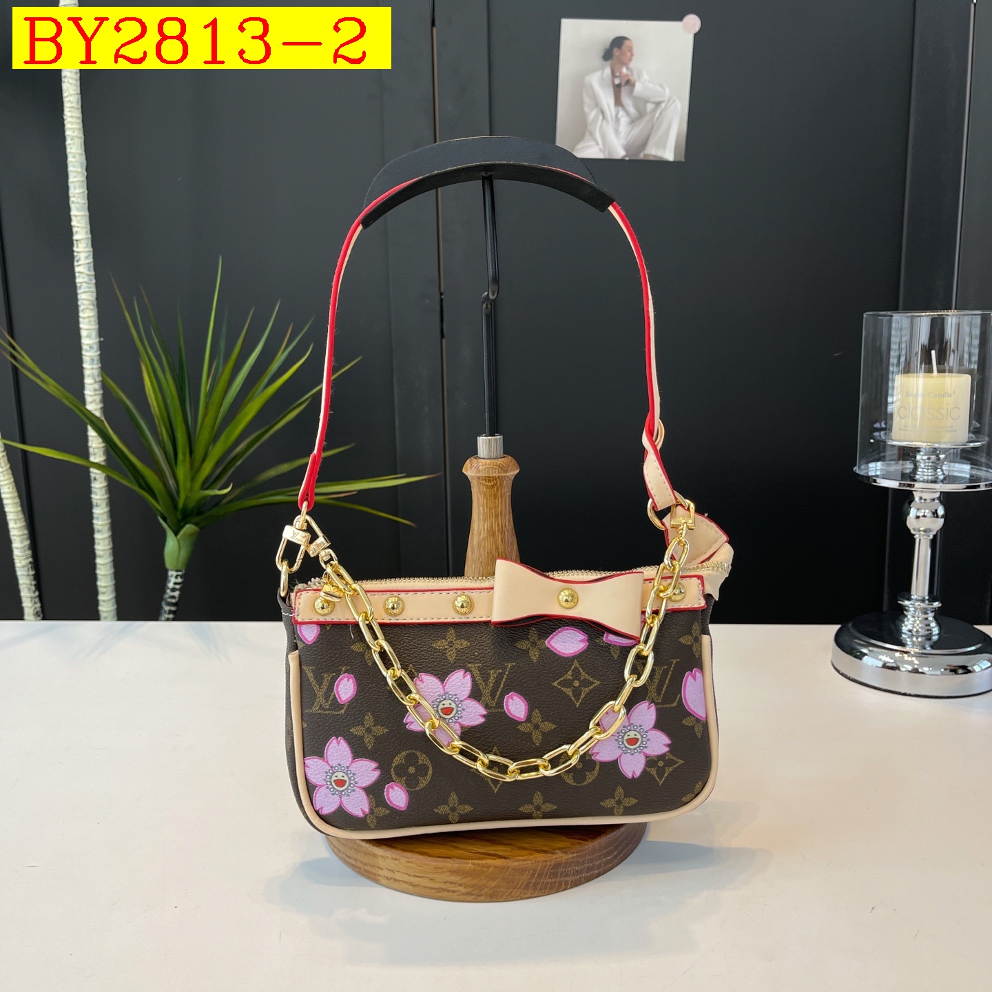 25$ LV BD011 Shoulder bag size 21x13x4 cm 6822 BY2813 gallery