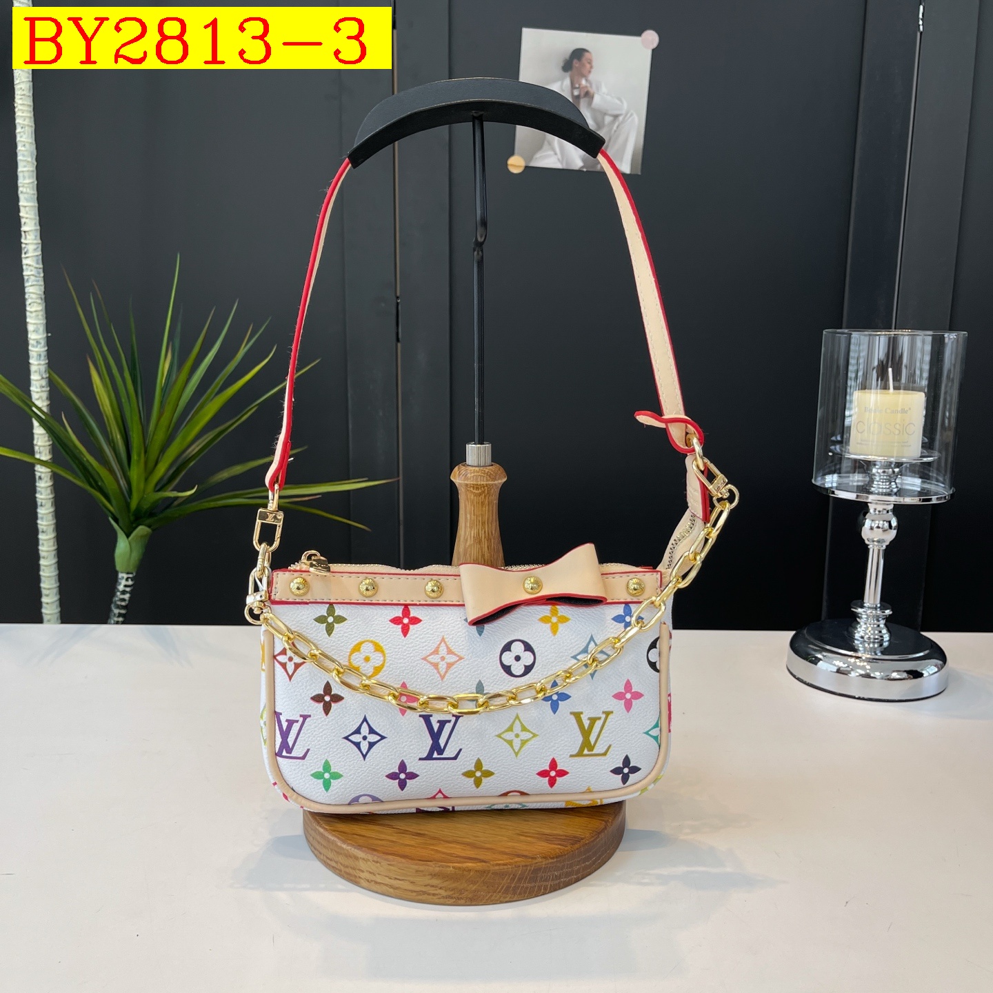 25$ LV BD011 Shoulder bag size 21x13x4 cm 6822 BY2813 gallery