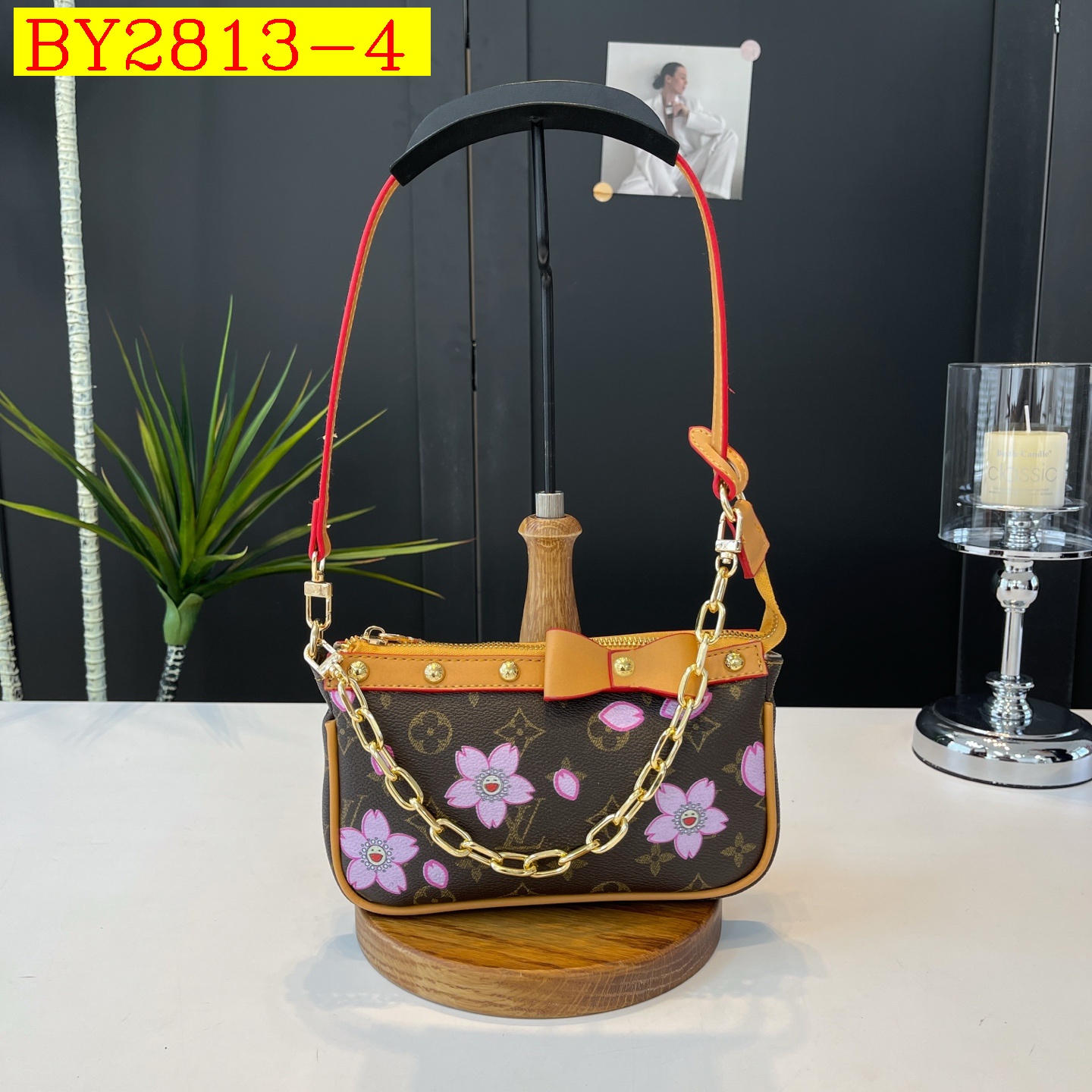 25$ LV BD011 Shoulder bag size 21x13x4 cm 6822 BY2813 gallery