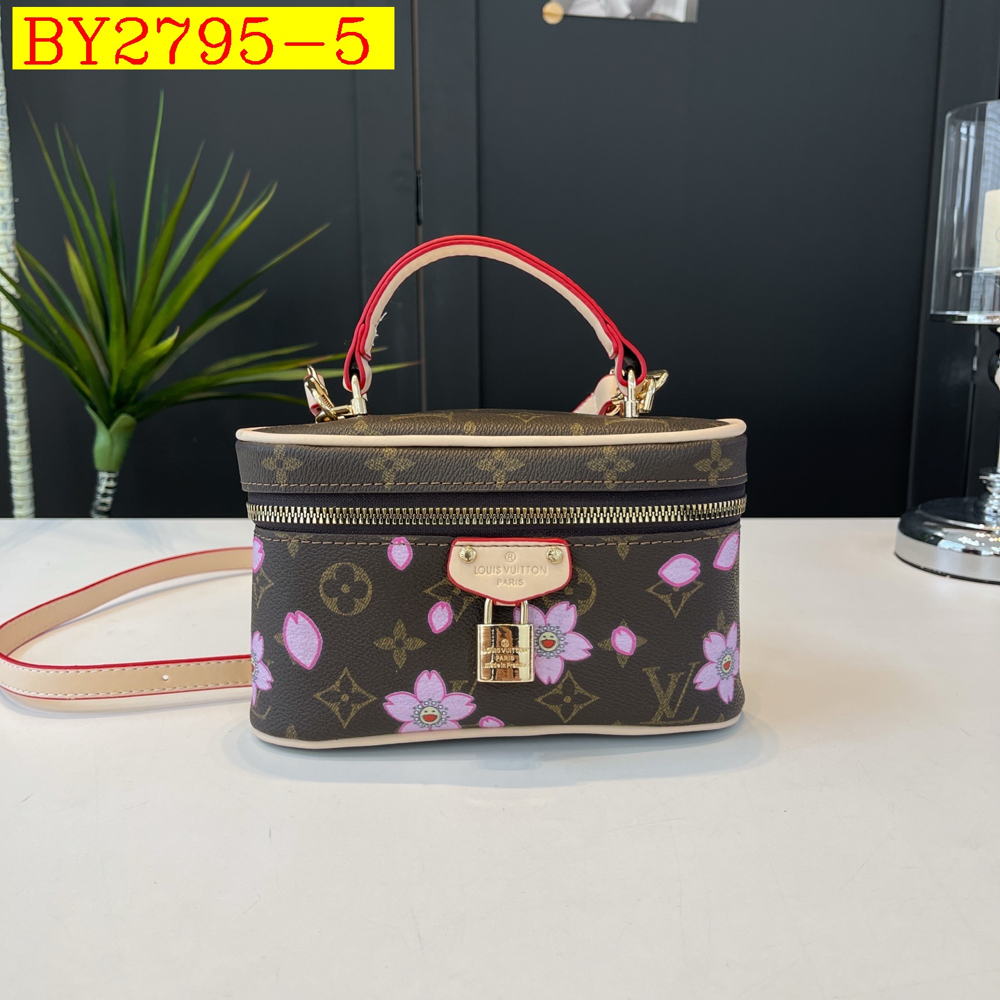 25$ LV BD012 Shoulder bag size 20x2x7 cm 2842 BY2795 gallery